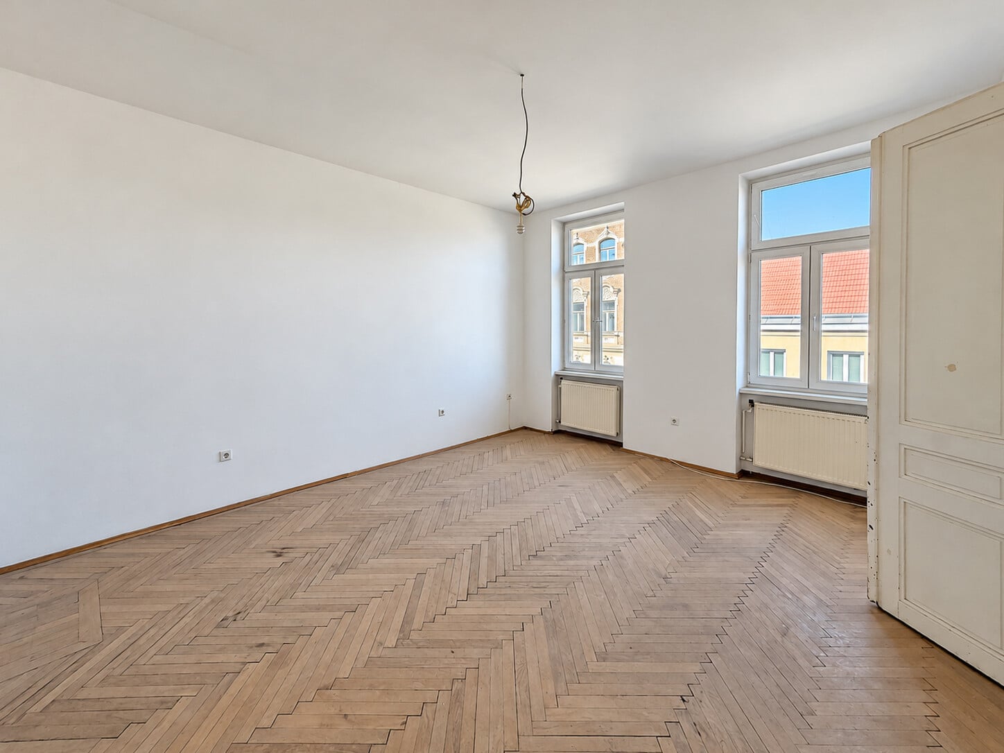 Sanierungsbedürftige 2 Zimmer Wohnung in der Stachegasse